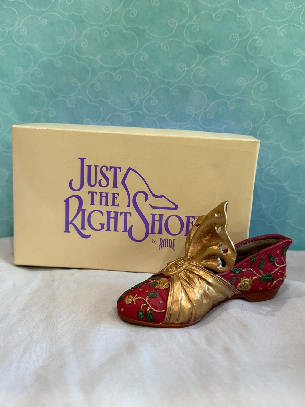 Just the Right Shoe “Aladdin’s Delight” #25028 (1999) Collectible Shoe